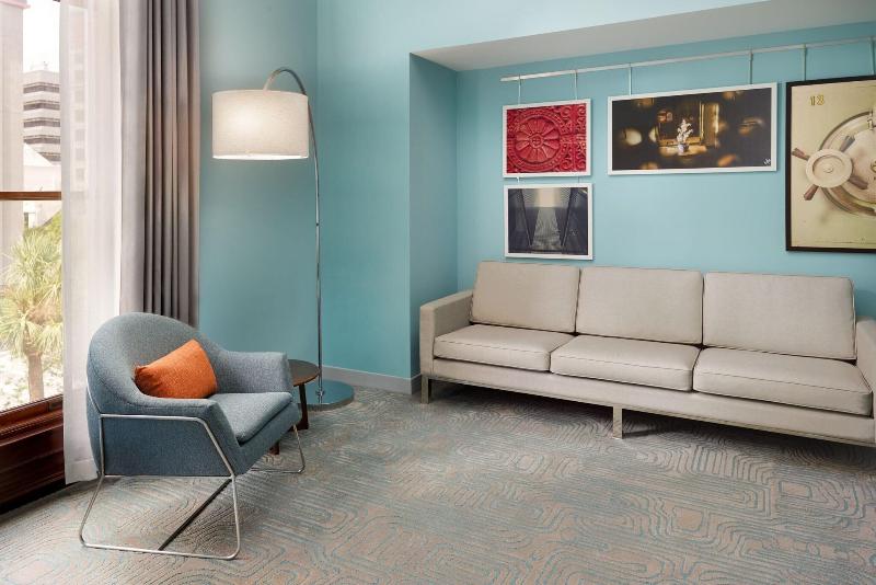 إستوديو قياسى سرير كينج, Le Méridien Tampa, The Courthouse