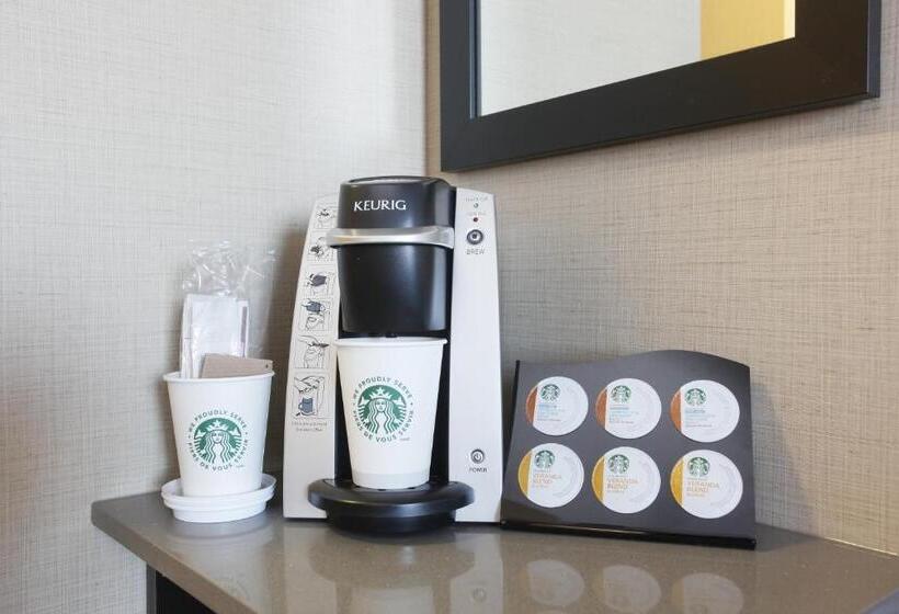 جناح سرير كينج, Vegreville Suites