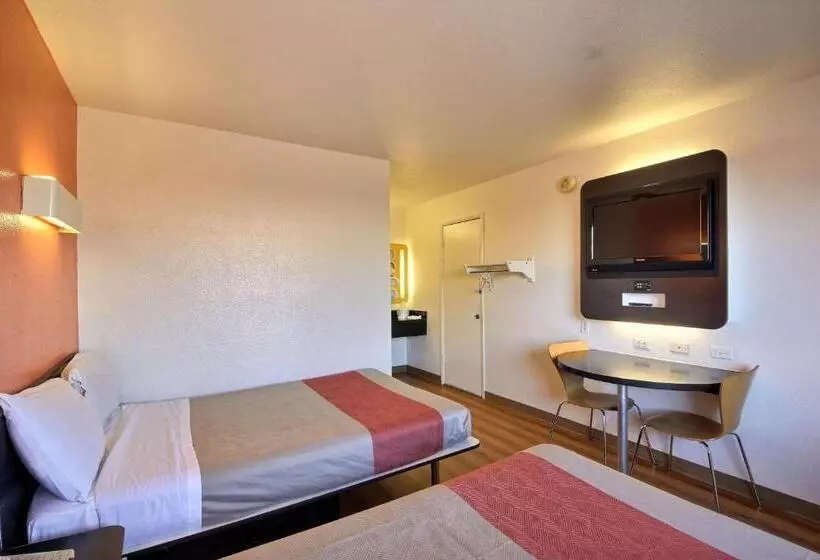 スタンダード4人部屋, Motel 6laredo, Tx South