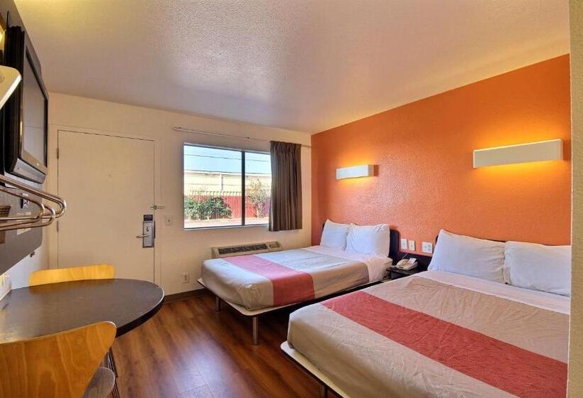 4인용 스탠다드 룸, Motel 6laredo, Tx South