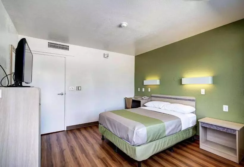 身障者適用スタンダードルーム, Econo Lodge Midvale