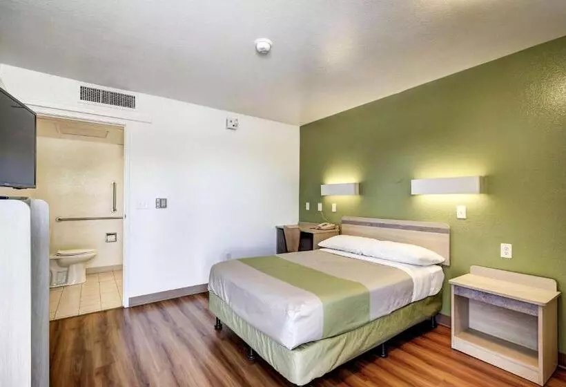 身障者適用スタンダードルーム, Econo Lodge Midvale