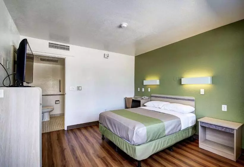 身障者適用スタンダードルーム, Econo Lodge Midvale