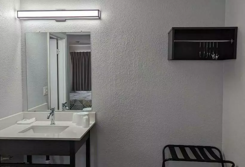 身障者適用スタンダードルーム, Motel 6nashua, Nh
