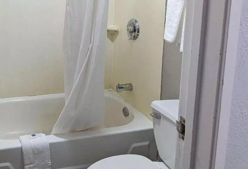 デラックスの４人部屋, Motel 6nashua, Nh