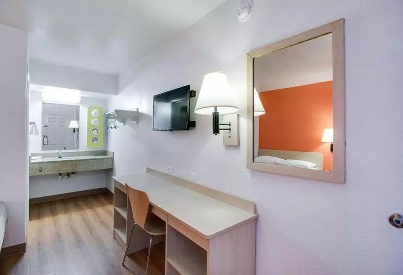 スタンダード４人部屋, Motel 6 Phoenix, Az   East