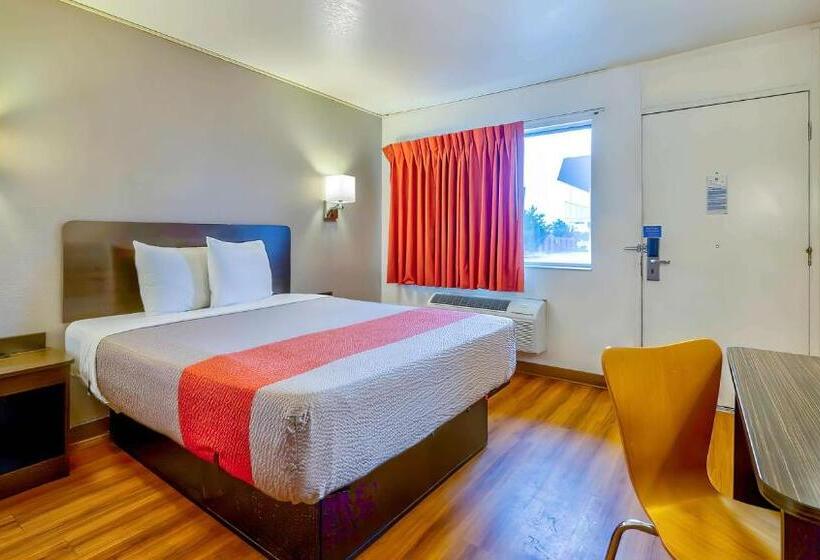 غرفة قياسية لذوى الاحتياجات الخاصة, Motel 6santa Rosa, Nm