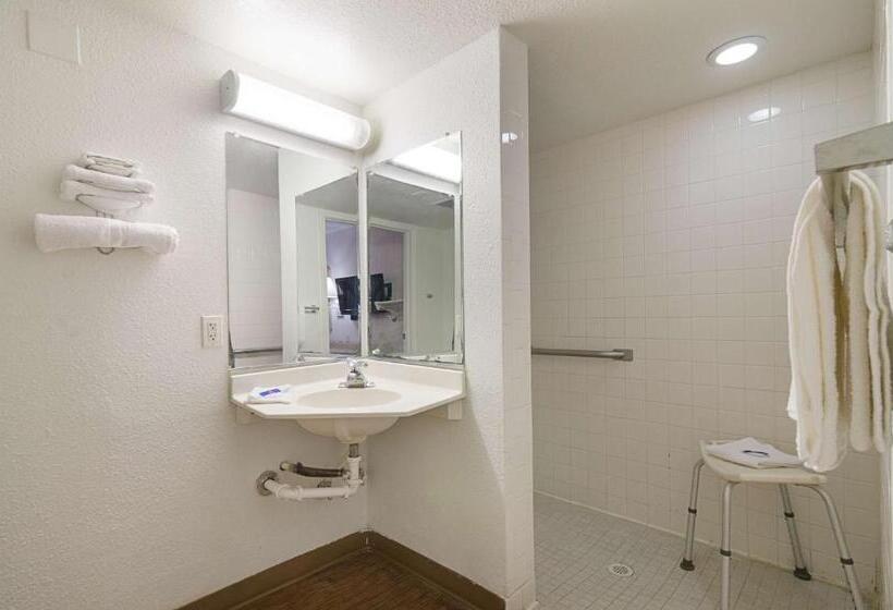 اتاق استاندارد برای معلولان, Motel 6topeka, Ks  Northwest