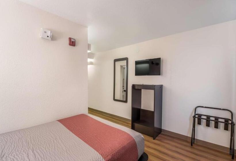 חדר דחוקס עם מיטת קינג, Motel 6fargo, Nd  West Acres  North Fargo