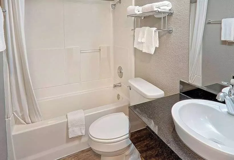 デラックススイート, Motel 6 Lancaster, Ca
