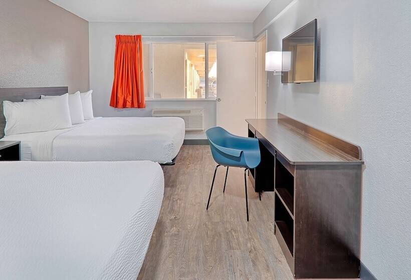 جناح ديلوكس, Motel 6 Lancaster, Ca