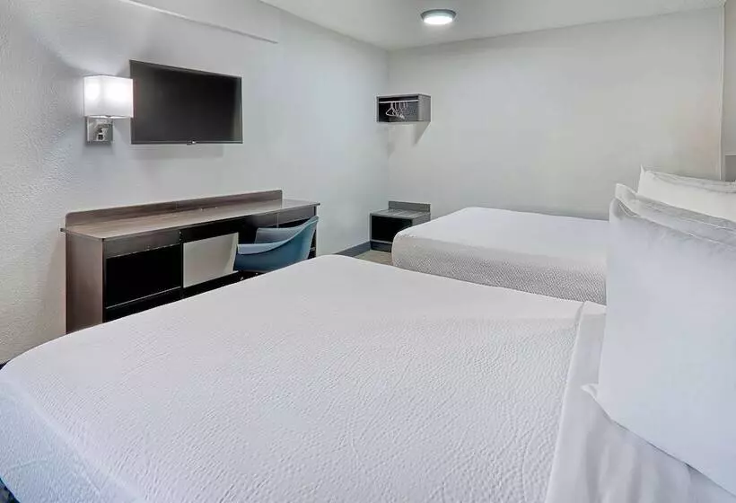 デラックススイート, Motel 6 Lancaster, Ca