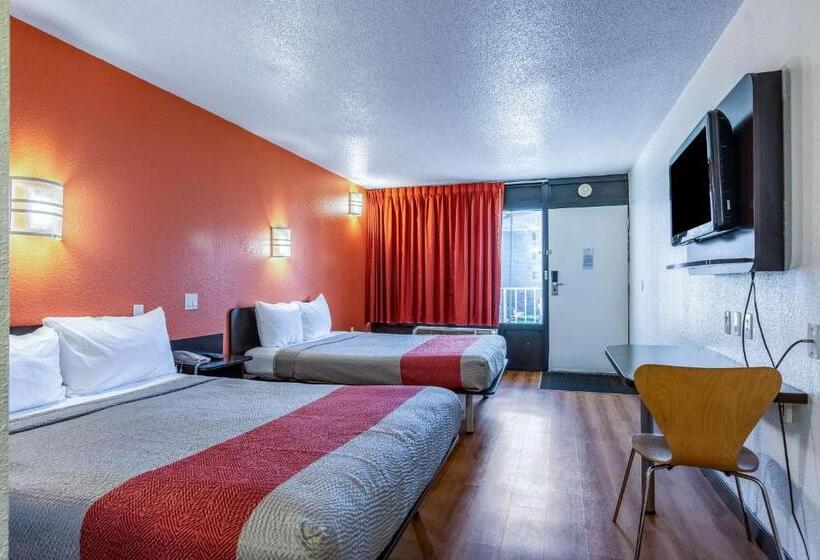 장애인을 위한 스탠다드 룸, Motel 6little Rock, Ar  West