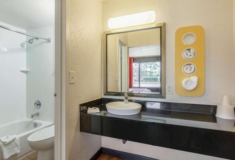 장애인을 위한 스탠다드 룸, Motel 6little Rock, Ar  West