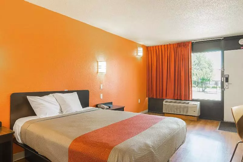 デラックスルーム, Motel 6little Rock, Ar  West