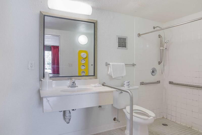 장애인을 위한 스탠다드 룸, Motel 6little Rock, Ar  West