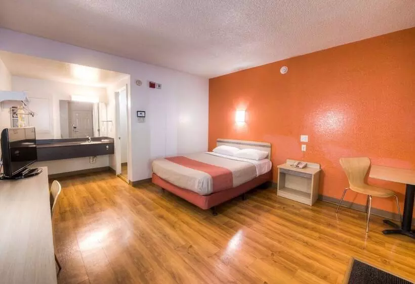 デラックスルーム, Motel 6niantic, Ct  New London