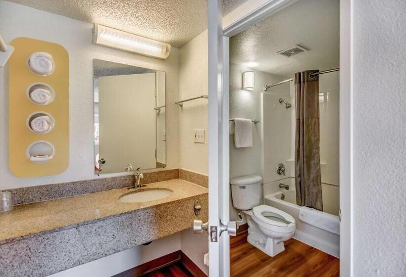 غرفة قياسية رباعية, Motel 6stockton, Ca  North