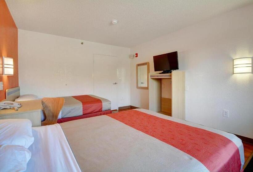 اتاق لوکس چهار تخته, Motel 6wethersfield, Ct  Hartford