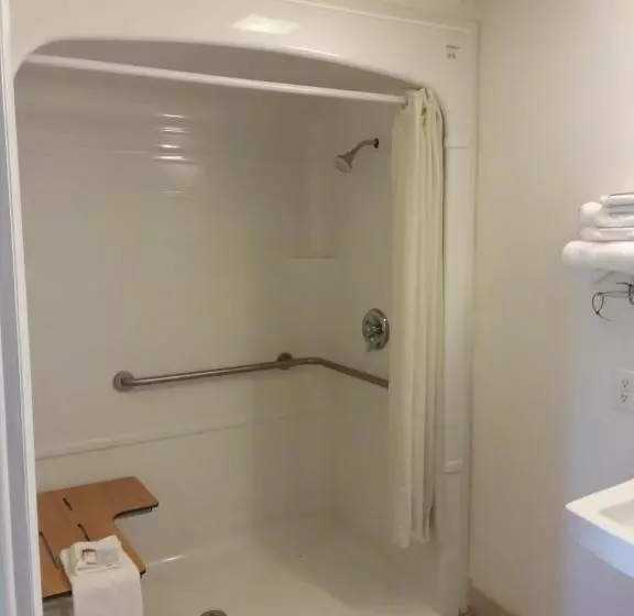 身障者適用スタンダードルーム, Knights Inn  Burlington, Nc