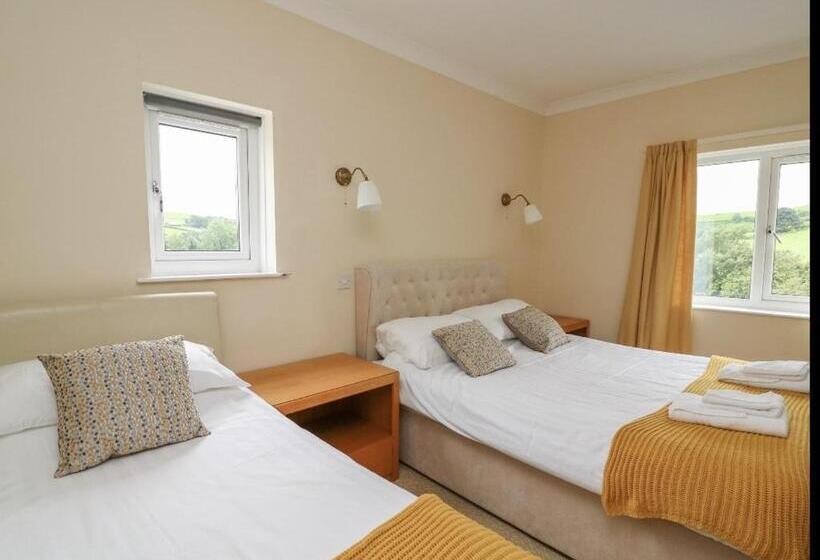 اتاق استاندارد سه نفره, Llety Ceiro Guesthouse