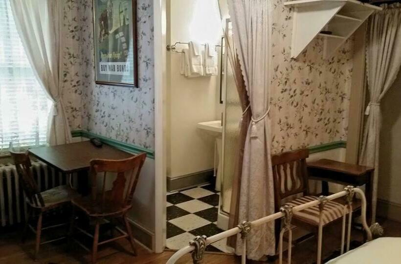 스탠다드 룸, A Sentimental Journey