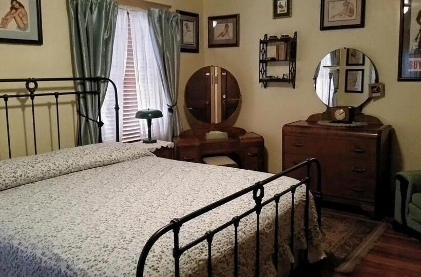 침실 2개 스위트, A Sentimental Journey