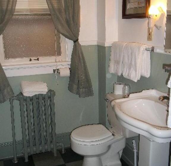 침실 2개 스위트, A Sentimental Journey