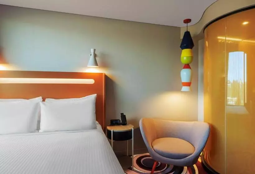 クイーンサイズベッドのスタンダードルーム, Adge Hotel And Residences