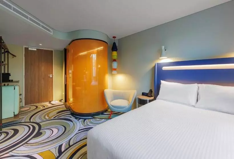 クイーンサイズベッドのスタンダードルーム, Adge Hotel And Residences
