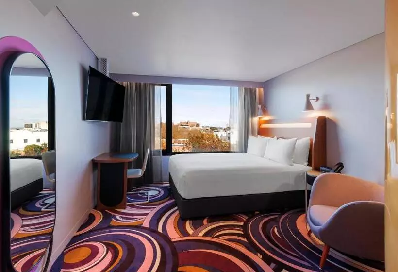 クイーンサイズベッドのスタンダードルーム, Adge Hotel And Residences