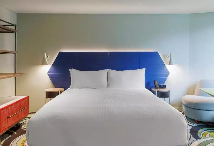 キングサイズベッドのスタンダードルーム, Adge Hotel And Residences