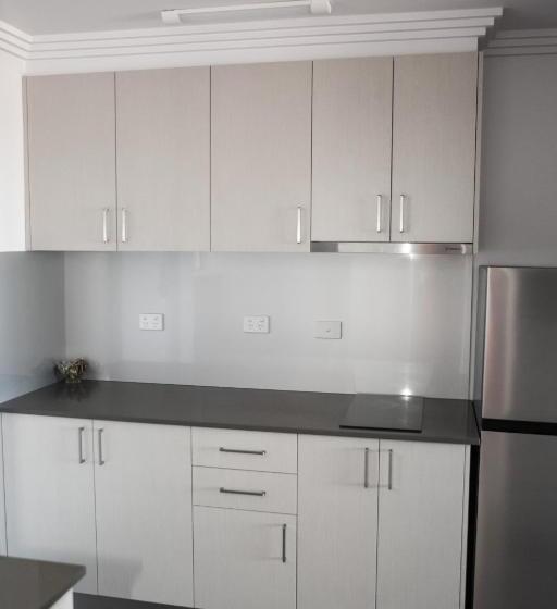 חדר סטנדרט עם מיטת קינג, Amooran Oceanside Apartments And Motel