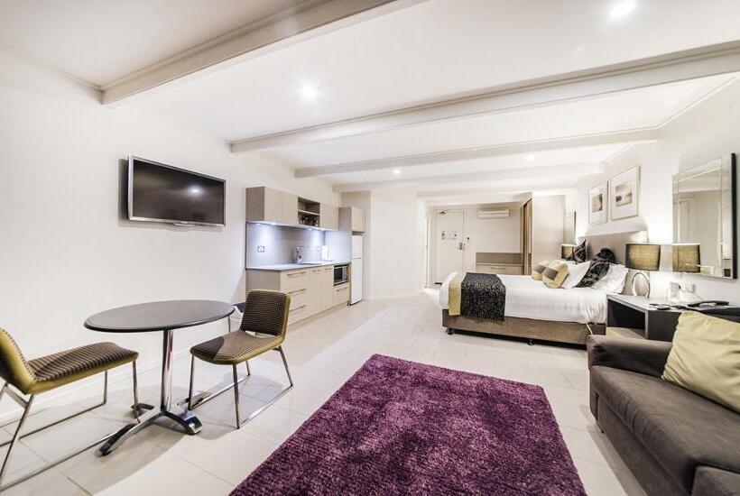 חדר סטנדרט עם מיטת קינג, Amooran Oceanside Apartments And Motel