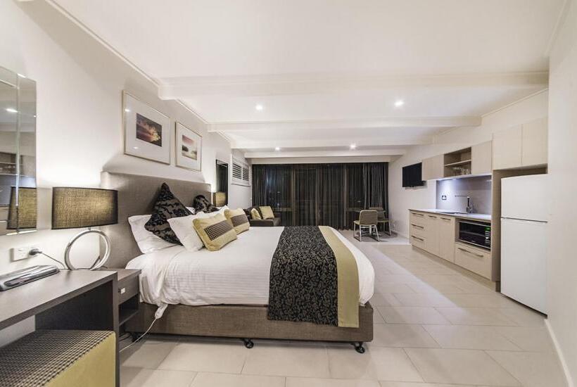 חדר סטנדרט עם מיטת קינג, Amooran Oceanside Apartments And Motel