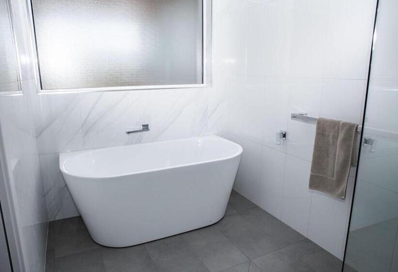 דירת שלושה חדרים, Amooran Oceanside Apartments And Motel