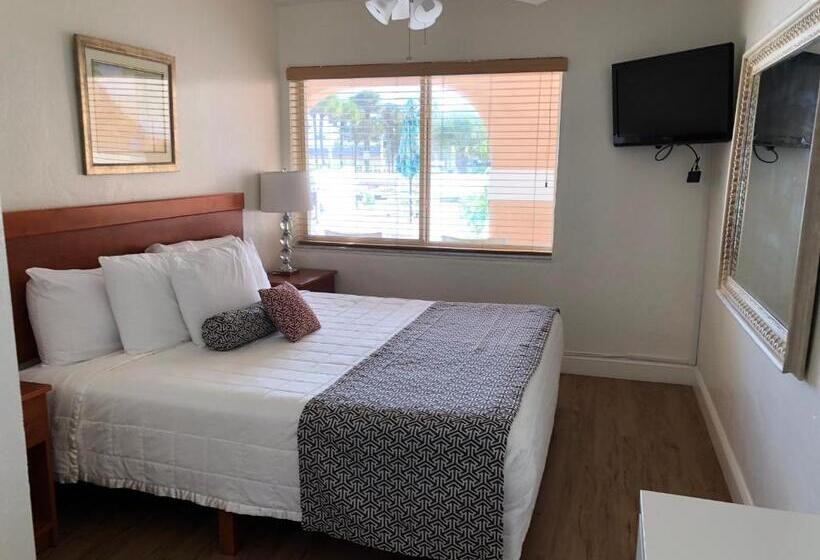 جناح, Coral Key Inn