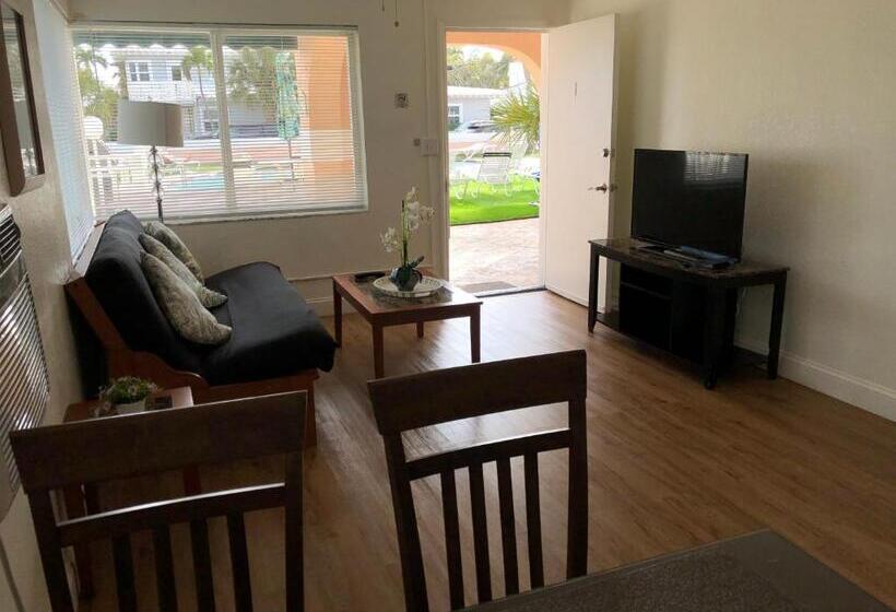 جناح, Coral Key Inn