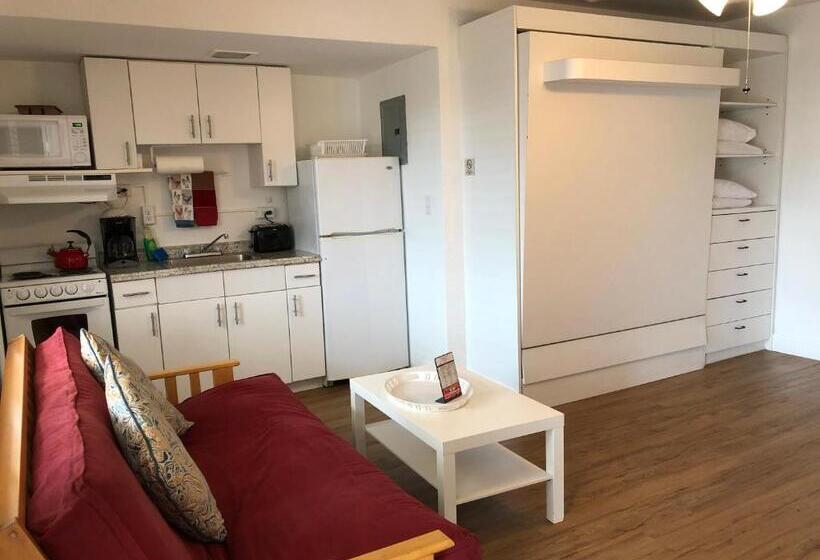 إستوديو سوبيريور, Coral Key Inn