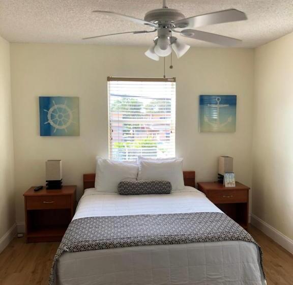 إستوديو قياسى, Coral Key Inn