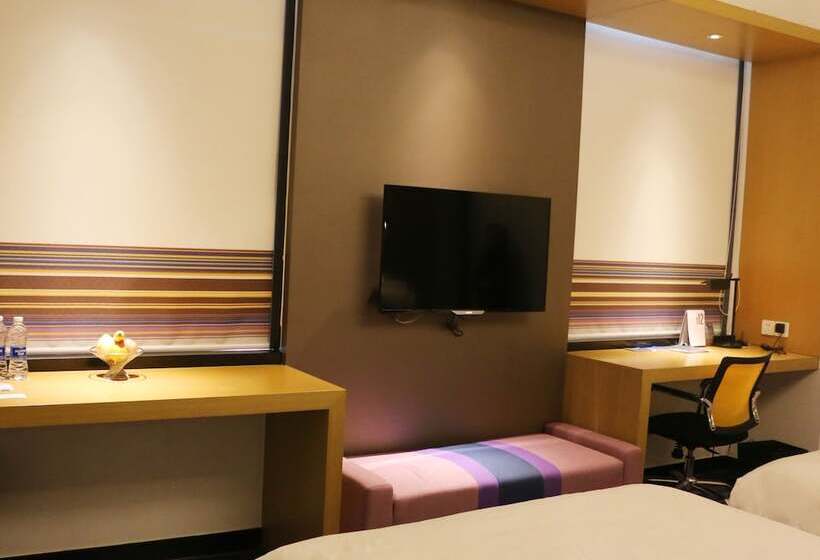 带2个双人床的标准工作室, Aloft Guangzhou University Park