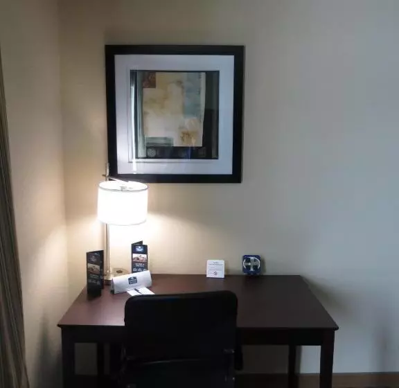 キングサイズベッドのスタンダードルーム, Cobblestone Inn & Suites   Harper