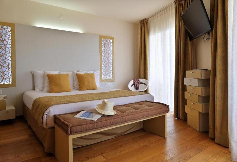 سوییت, Costa Salina