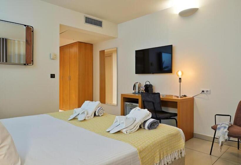 اتاق راحتی با چشمانداز دریا, Costa Salina