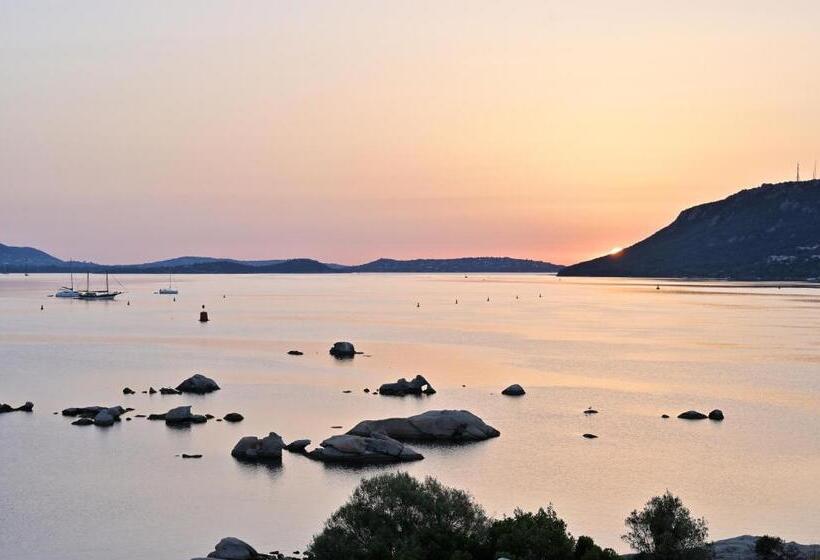 اتاق راحتی با چشمانداز دریا, Costa Salina