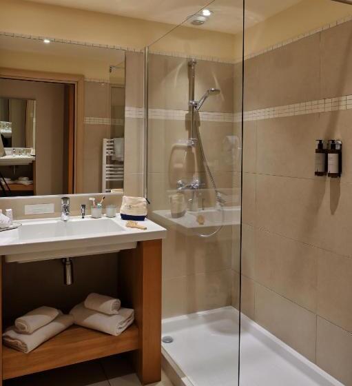 اتاق راحتی با چشمانداز دریا, Costa Salina