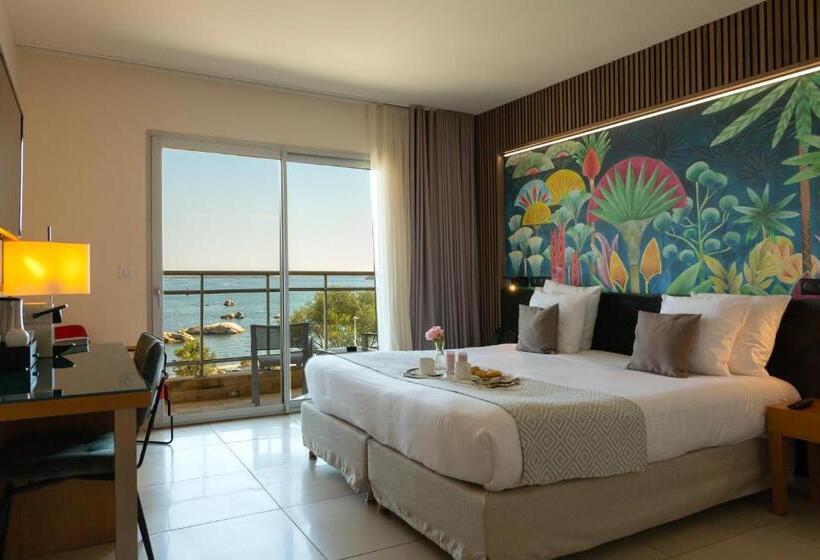 اتاق راحتی با چشمانداز دریا, Costa Salina