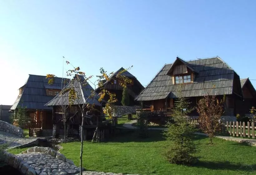 بانگلوی استاندارد, Ethno Village Stanisici