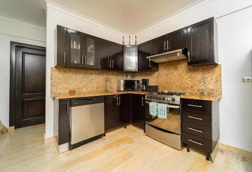 آپارتمان 1 خوابه با چشم‌انداز استخر, Grand Laguna Beach Properties By Caribe Stays