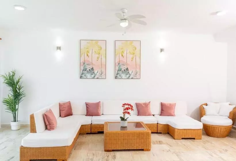 1 Bedroom Penthouse Apartment, Grand Laguna Beach Properties By Caribe Stays